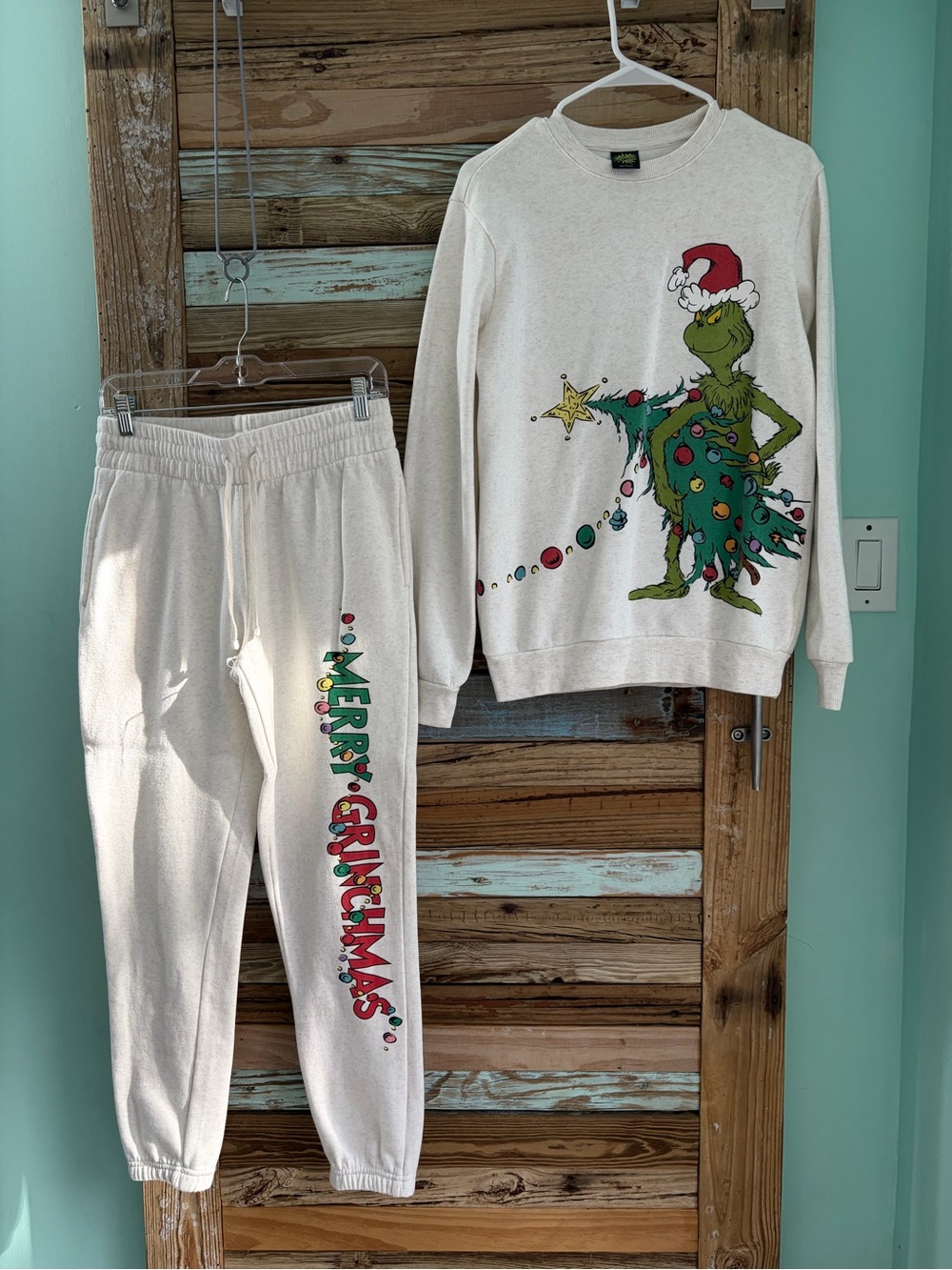 The Grinch Dr. Seuss Christmas Sweatshirt & Jogger Set Size Small